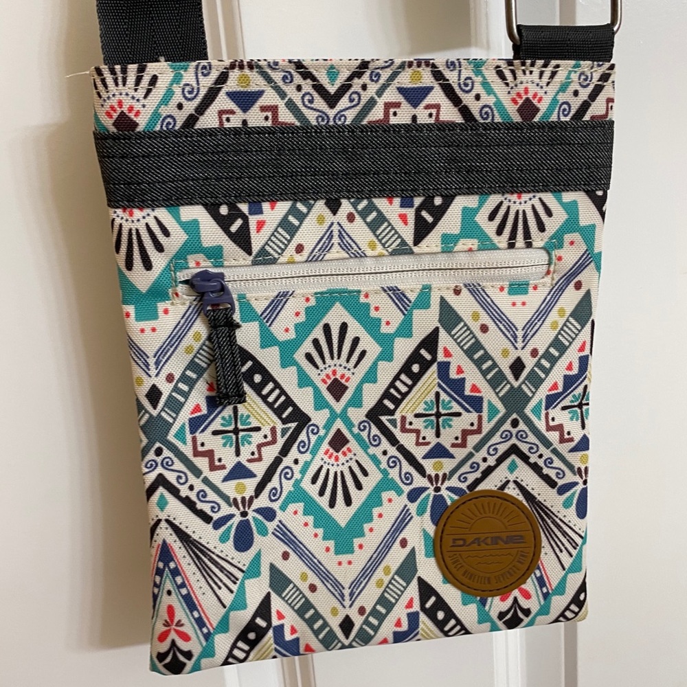 Dakine crossbody